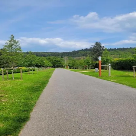 Sympathic Not Far From En Ardennes בקתה לה רושה - אן - ארדן