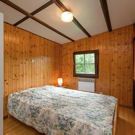 Sympathic Not Far From En Ardennes * לה רושה - אן - ארדן